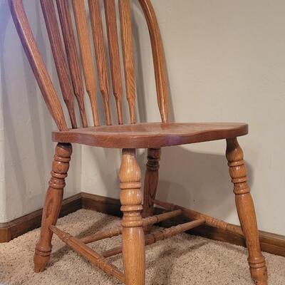 Lot 247: Vintage Solid Wood Chair 17 x 17 x 38