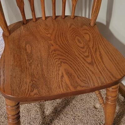 Lot 247: Vintage Solid Wood Chair 17 x 17 x 38