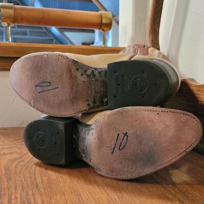 Lot 248: Vintage TONY LAMA Style 0046 Size 7D Cowboy Boots