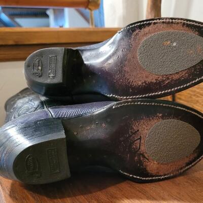 Lot 249: Vintage JUSTIN Style 4622 Size 7B Cowboy Boots