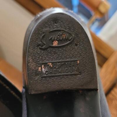 Lot 249: Vintage JUSTIN Style 4622 Size 7B Cowboy Boots