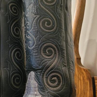 Lot 249: Vintage JUSTIN Style 4622 Size 7B Cowboy Boots