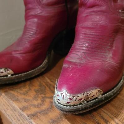 Lot 250: Vintage ABILENE Size 6M Cowboy Boots 