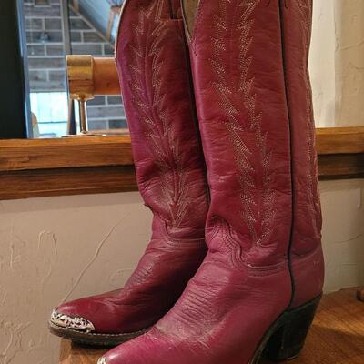 Lot 250: Vintage ABILENE Size 6M Cowboy Boots 