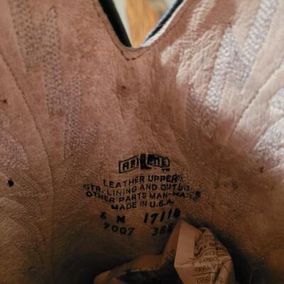 Lot 250: Vintage ABILENE Size 6M Cowboy Boots 