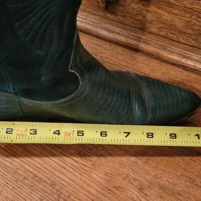Lot 251: Vintage Cowboy Boots Unsized (See Ruler Measurement)