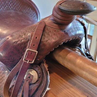 Lot 252: RARE Vintage 1926 JC HIGGINS Handmade Leather Saddle MODEL 8438