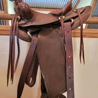 Lot 252: RARE Vintage 1926 JC HIGGINS Handmade Leather Saddle MODEL 8438