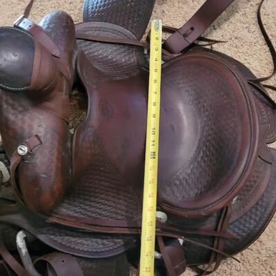 Lot 252: RARE Vintage 1926 JC HIGGINS Handmade Leather Saddle MODEL 8438