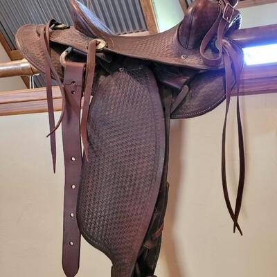 Lot 252: RARE Vintage 1926 JC HIGGINS Handmade Leather Saddle MODEL 8438