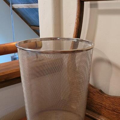 Lot 262: Metal Mesh Wastebasket 13 x 9.5