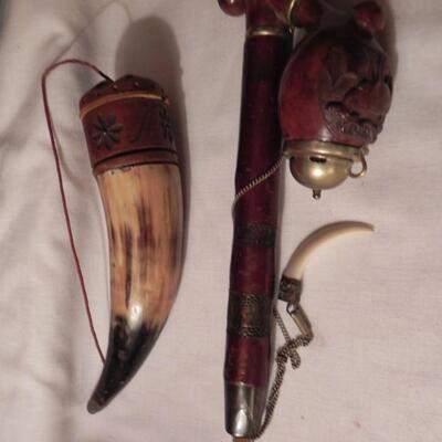 LOT 68 WOODEN PIPE AND CLAWS