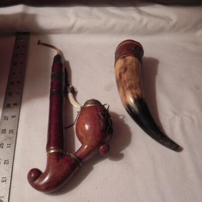 LOT 68 WOODEN PIPE AND CLAWS