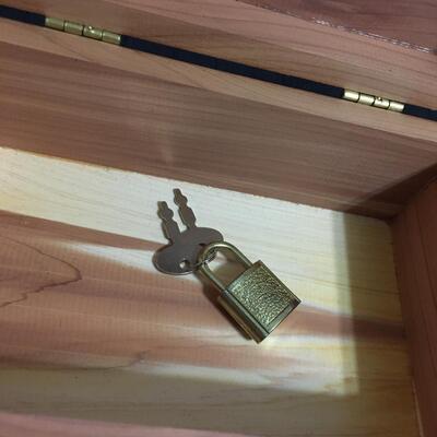 Cedar Box With key. Excellent 