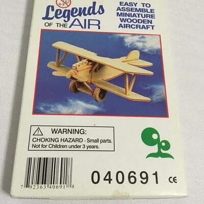  Wooden Mini Aircraft Kit Legends of the Air 402 Albatros DV NEW