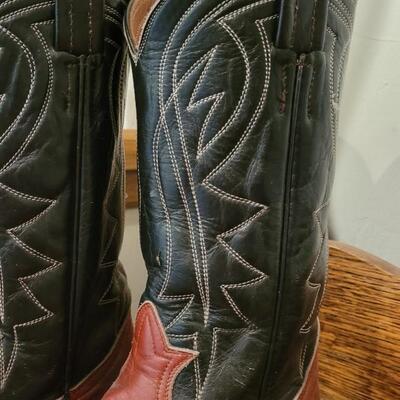 Lot 265: Vintage TONY LAMA Brown and Black Cowboy Boots (Please see Ruler for Size)