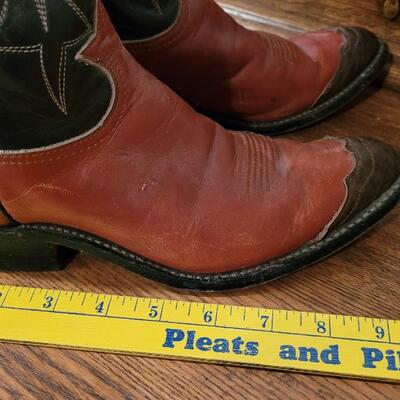 Lot 265: Vintage TONY LAMA Brown and Black Cowboy Boots (Please see Ruler for Size)