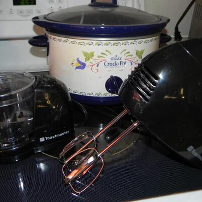 LOT 79  SMALL KITCHEN APPLIANCES