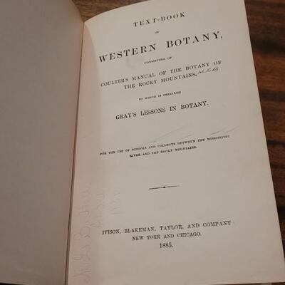 Lot 292: 1885 Gray's Botany, 1896 Essential Lessons in Human Physiology & 1872 Cutter First Book on Analytic Anatomy 