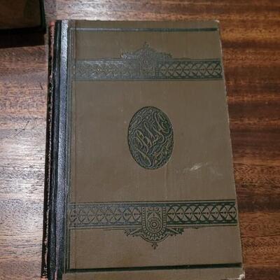 Lot 292: 1885 Gray's Botany, 1896 Essential Lessons in Human Physiology & 1872 Cutter First Book on Analytic Anatomy 