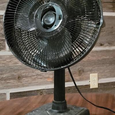 Lot 294: Tabletop Fan