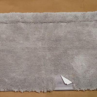 Lot 295: (2) Jennifer Lopez 20" Ã— 32" Light Gray Rugs 