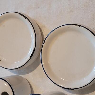 Lot 315: White with Blue Rim Bathroom Accessories Lot