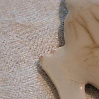 Lot 315: Handpainted Blue Delft Leaf Dish