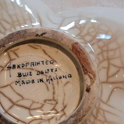 Lot 315: Handpainted Blue Delft Leaf Dish