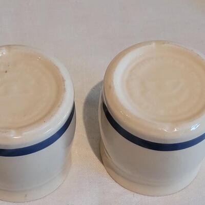 Lot 317: Blue & Cream Striped & Speckled 