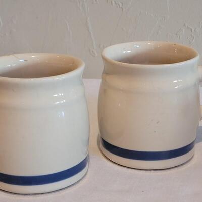 Lot 317: Blue & Cream Striped & Speckled 