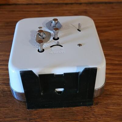 Lot 326: Vintage MOM Alarm Clock made in Hungry 