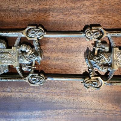 Lot 330: Antique Brass Expanding Book Rack 