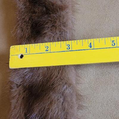 Lot 333: Fur Colar