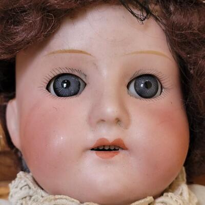 Lot 335: (2) Antique Unmarked Dolls