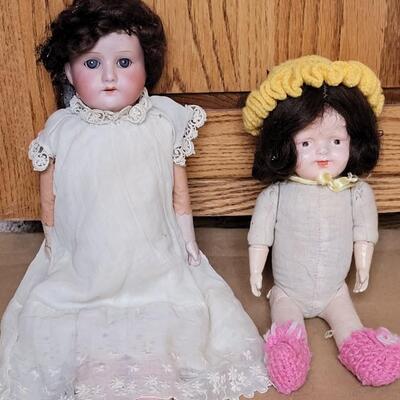 Lot 335: (2) Antique Unmarked Dolls