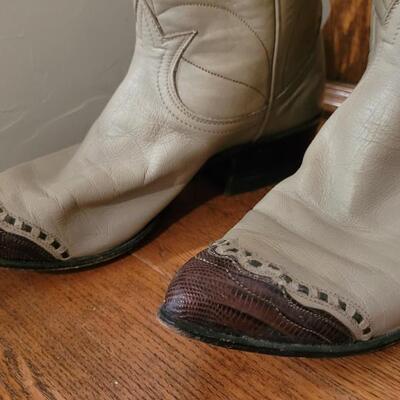 Lot 340: Vintage TONY LAMA Cowboy Boots (See Ruler for Size)