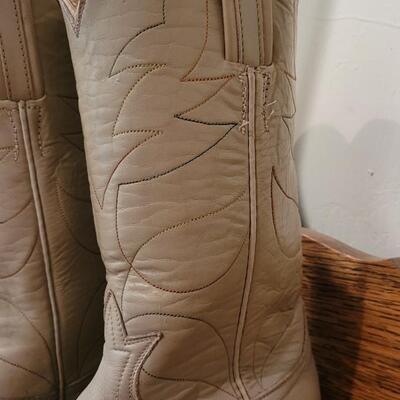 Lot 340: Vintage TONY LAMA Cowboy Boots (See Ruler for Size)