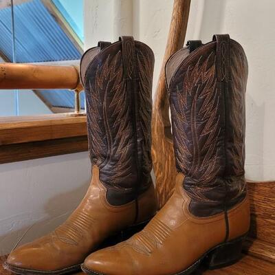 Lot 342: Vintage Cowboy Boots (See Ruler for Size)