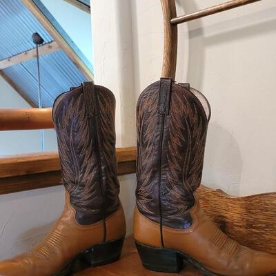 Lot 342: Vintage Cowboy Boots (See Ruler for Size)