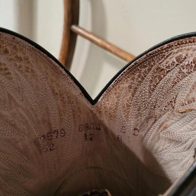 Lot 342: Vintage Cowboy Boots (See Ruler for Size)