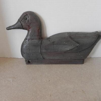 LOT 93 WOODEN CARVED DUCK'S 