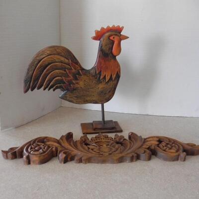 LOT 97 WOODEN ROOSTERS AND HENS