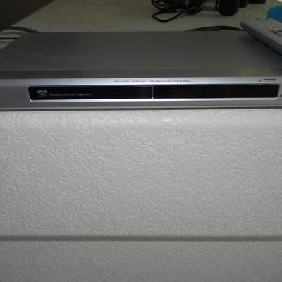 LOT 100 SONY ELECTRONICS