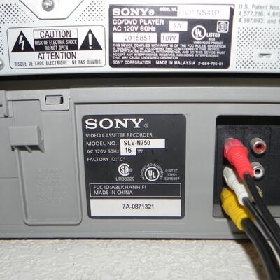 LOT 100 SONY ELECTRONICS