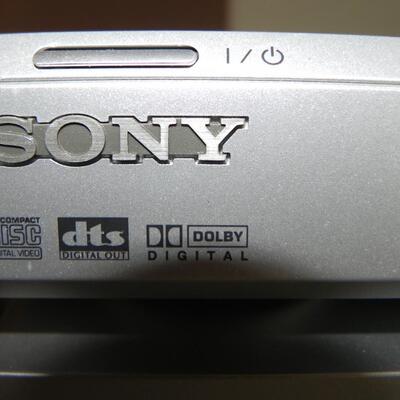LOT 100 SONY ELECTRONICS