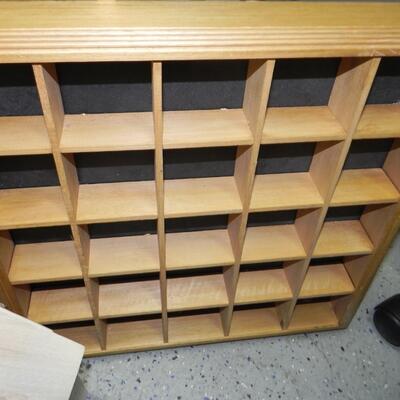 LOT 106 DISPLAYS