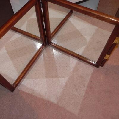 LOT 111 TRI FOLD MIRROR