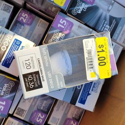 Lot 348: (33) New Candle Style LED Light Bulbs 