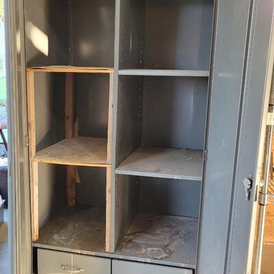Lot 350: Vintage Large Metal Storage Cabinet 36 x 84 x 24